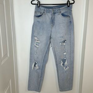 Wild fable, ripped light denim washed jeans size 6